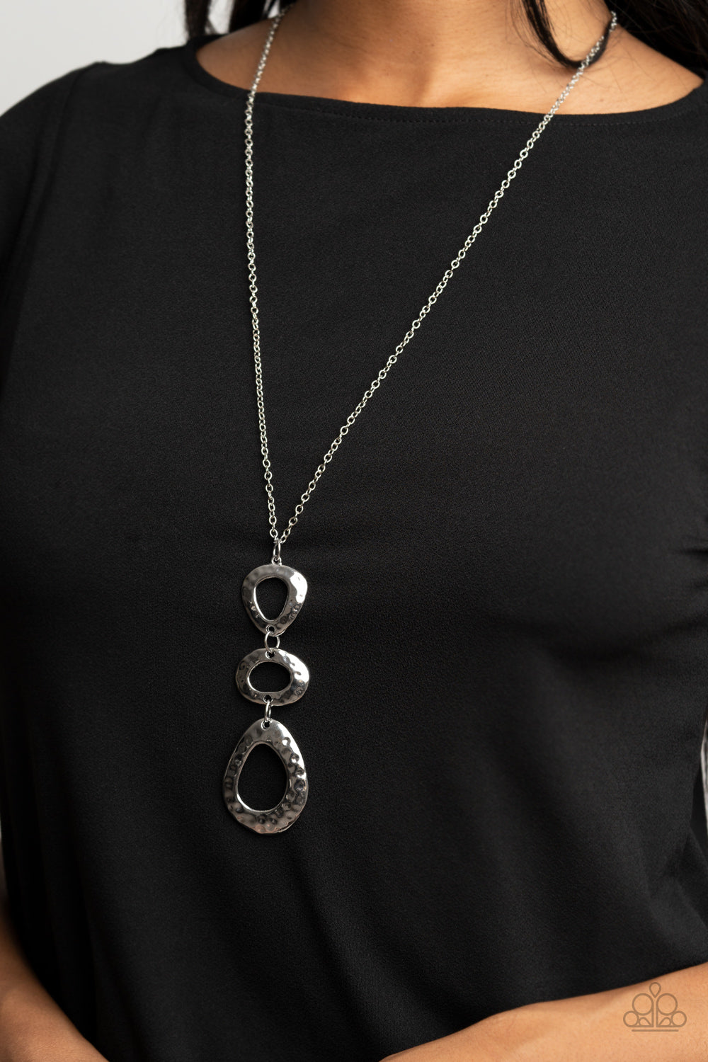 Gallery Artisan - Silver Paparazzi Necklace