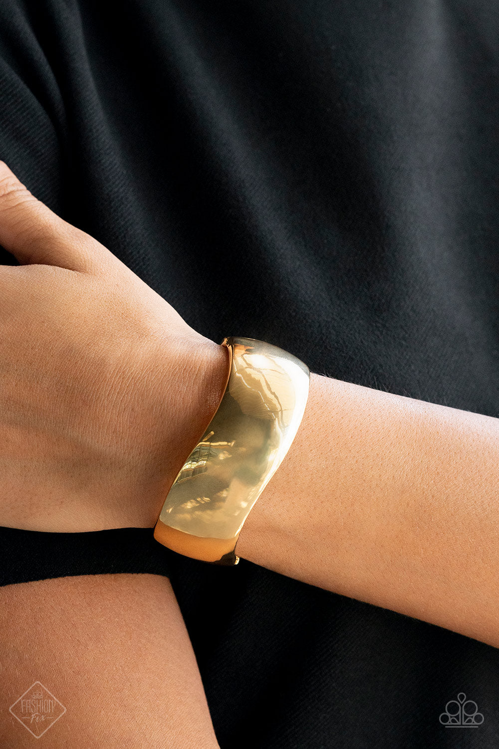 Urban Anchor - Gold Paparazzi Fashion Fix Bracelet